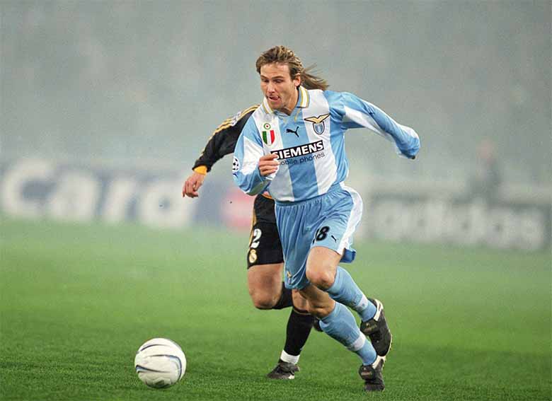 Pavel Nedved đá vị trí nào? Khám phá vai trò làm nên huyền thoại