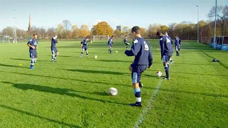 Passing trong bóng đá là gì? Giải thích kỹ thuật chuyền bóng chuẩn nhất