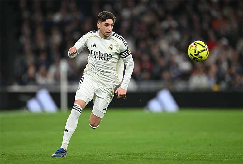 Federico Valverde đá vị trí nào và vì sao anh là trụ cột Real Madrid?